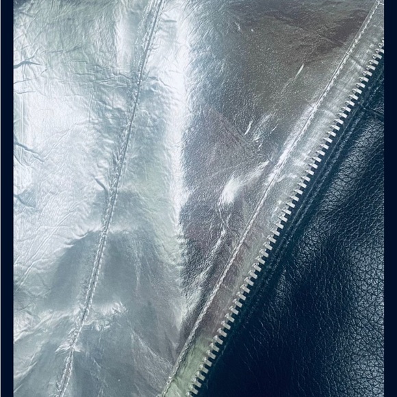 MICHAEL KORS
Black Leather Tall Carney
Studded
Riding Boots
Beautiful Condition - Picture 4 of 7